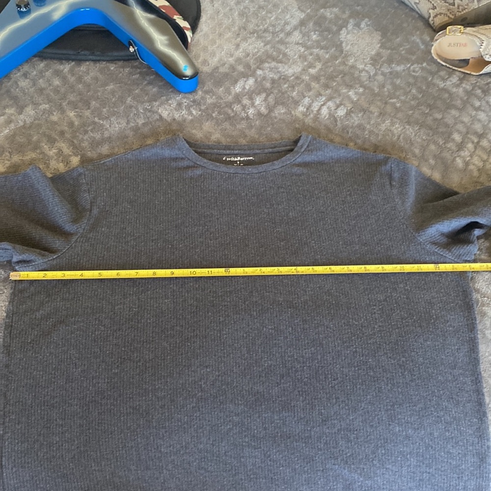 Sweater - Picture 3 of 6